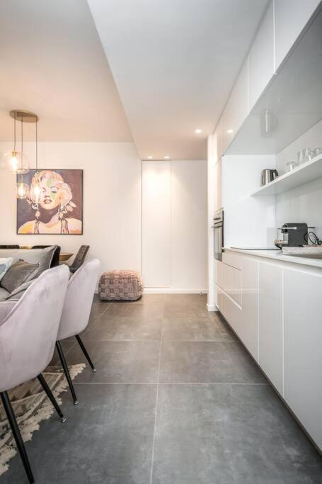 Modern And Design 1 Bd Apt Close To The Beach Tel Aviv Exterior photo
